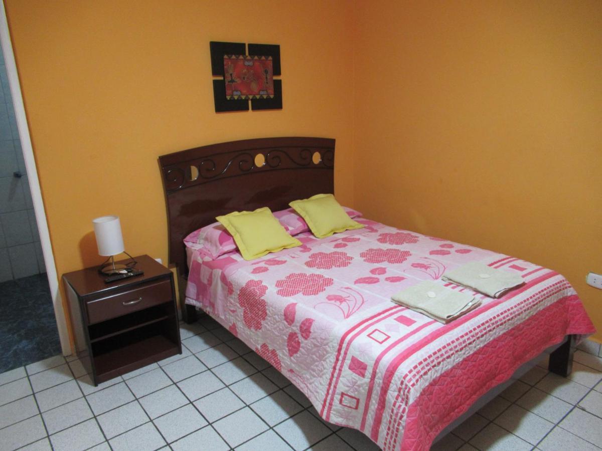 Kurmi Hostel Lima Airport Екстер'єр фото